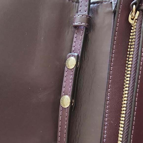 Beautiful NWT Coach Victorian Floral Hayden Berry Foldover Crossbody Clutch 🌺♥️ - Picture 16 of 17